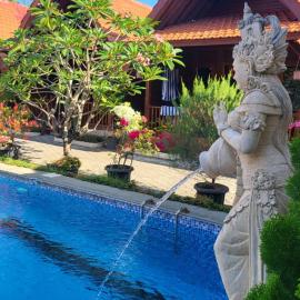 Uli Wood Villa, Jimbaran BALI - near GWK, hotel in Jimbaran