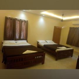 Sri Kumaran Lodge & Hall, hotel Tiruccsendúrban