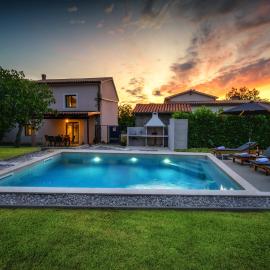 Casa Milena - Holiday Stone House with Pool, hotel Gornja Nuglában