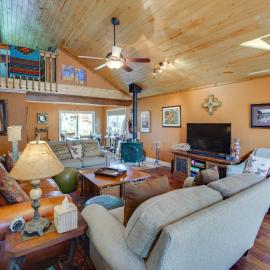 Walk to Main St: 'Mountain Creek Home' w/ GAMEROOM
