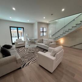 906 Brand new townhome sleeps 10, hotel in Redwood City