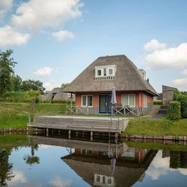 Comfortable Waterfront Park Retreat – hotel w mieście Midlaren