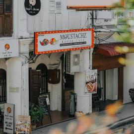 Moustachz Hauze , Georgetown