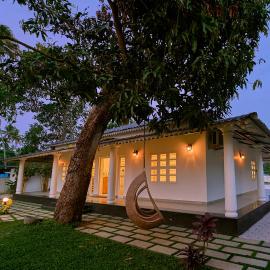 Ashtamudi Lake Villa by VOYE HOMES - Pet Friendly & Events Welcome, Hotel in Kollam