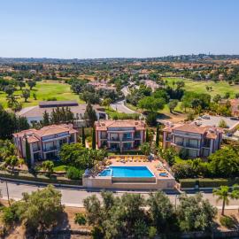 Paradise on the Golf, hotel en Estômbar