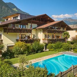 Art Residence Josefshof, hotel a Lagundo