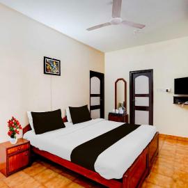 Townhouse Oak Calangute, hotel in Goa