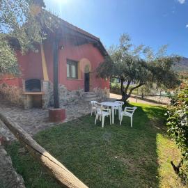 La Ondina del Madrigal、Casas del Monteのホテル