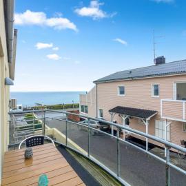 Apartment Gjuro - 50m from the sea by Interhome