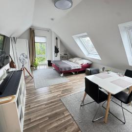 Gemütliche helle Dach-Wohnung in Frankfurt