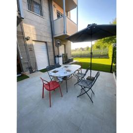 CASADIMASHA appartamento con giardino e box, hotelli kohteessa Vaprio dʼAdda