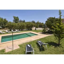 Poolside Garden Retreat in Búger, hotel en Búger