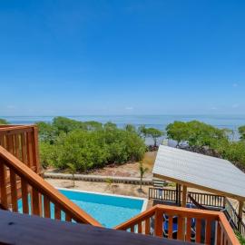 Infinite Sea - 3 bed 2 bath Upper Unit Caye Caulker