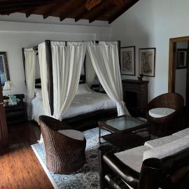 Casablanca Hotel Boutique Salamina, хотел в Salamina