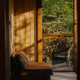 Lootvina Houses - Linnast välja, puu otsa!, hotell Lootvinas