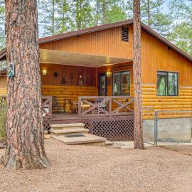 10 Mi to Show Low: Pinetop-Lakeside Family Cabin!