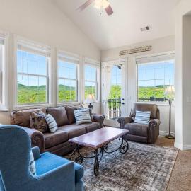 Adventure Getaway - For 6ppl, отель в Брэнсоне
