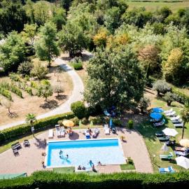 Agriturismo Parco Campofelice، فندق في Lombardore
