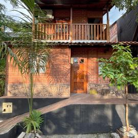 Casa refugio Natural, hotel in Puerto Triunfo