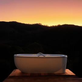 Cabana Western com Banheira e Vista para o Pôr do Sol nas Montanhas