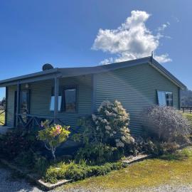 Glacier Cottage, hotel in Tatare