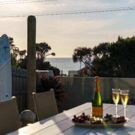 Shoreline Sanctuary - Panoramic Views Spa Tennis, hotel a Safety Beach
