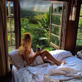 The Den of the Treehouse, hotel a The Pocket