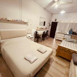 Ezeiza 1 Nuestro lugar a 15 minutos del aeropuerto TRANFER OPCIONAL DESDE Y AL AEROPUERTO DE EZEIZA o Aeroparque LAS 24 horas pet friendly – hotel w mieście Ezeiza