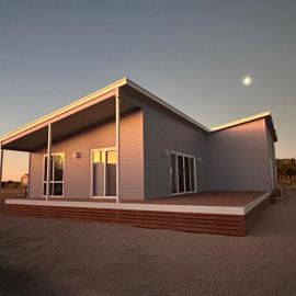 Driftwood Beach House - Coastal Haven North Beach, Hotel in Wallaroo