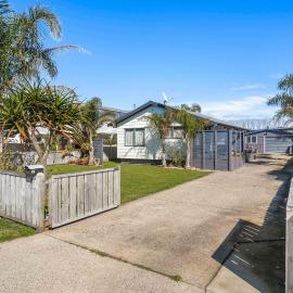 Arkhos - Whitianga Holiday Home
