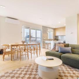Stylish Spacious Apartment in Malvern
