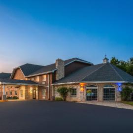 Days Inn & Suites by Wyndham Kaukauna WI, khách sạn ở Kaukauna