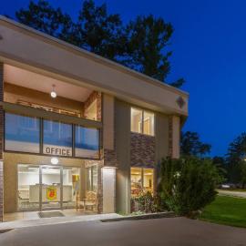 Super 8 by Wyndham Traverse City, hotel en Traverse City