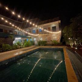 12 Monks - Backpacker Resort, hotel din Arambol