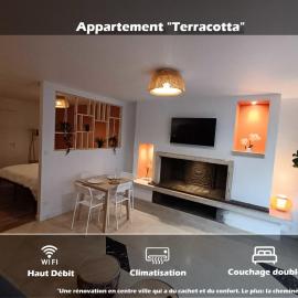 Loft - Le Terracotta - Wifi HD - Télé - Clim: Sainte-Livrade-sur-Lot şehrinde bir otel