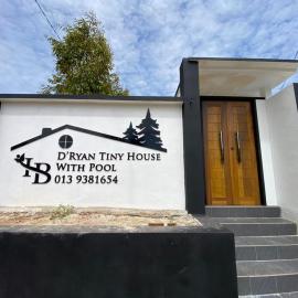 D'Ryan Tiny House with Private Pool, hotel u gradu Jeniang
