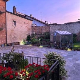 Recinto Nobili 4 - private parking vista cortile, hotell Astis