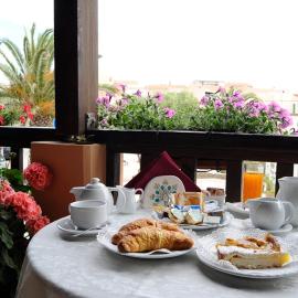Lina Hotel โรงแรมในสตินติโน