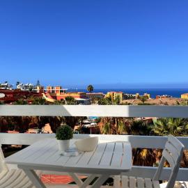 Costa Adeje Sunset Ocean View Balcony Studio D, hotell i Adeje