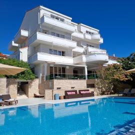 House Novalia, hotel en Novalja