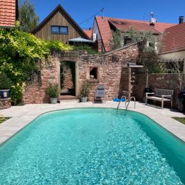 Le Grenier - Piscine et SPA, hotel sa Marlenheim