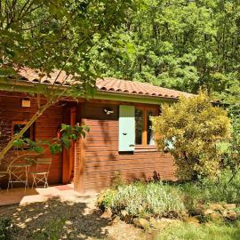 Maison dans parc arboré, hotel Le Poët-Lavalban