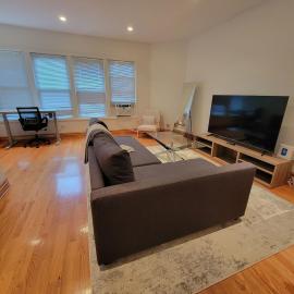 Spacious Comfy 2BR Near HighwayTrain Station, מלון באוק פארק