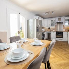 Relaxing 3-Bedroom Retreat House Free Parking 8ppl, hôtel à Ollerton