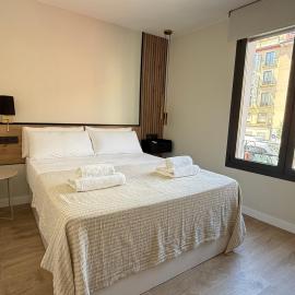Le Petit Hostel, hotel in Zaragoza