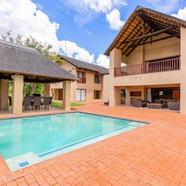 Waterberg House at Zebula 8 adults and 4 kids