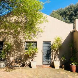 House Cosy, Hotel in Northriding