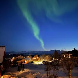 Romslig leilighet med kort vei til flyplassen