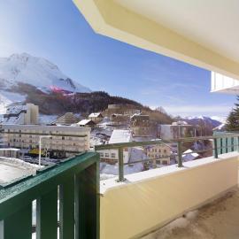 Studio à Gourette pour 4 personnes avec balcon, casier à skis et vue montagne, hotel in Eaux-Bonnes