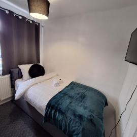 Florina house, hotel in Little Hulton